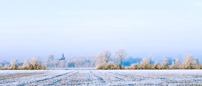 winters landschap met kerkje winters landschap met kerkje